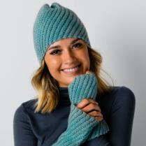 (AY 1558 Beanie and Mitts)